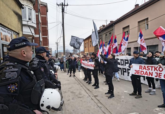 Detalj sa protesta u Surdulici. Foto Slobodna reč/Andrej Stojanović