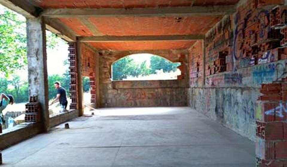 A, potrebno je samo malo volje: očišćen enterijer ruiniranog restorana. Foto privatna arhiva