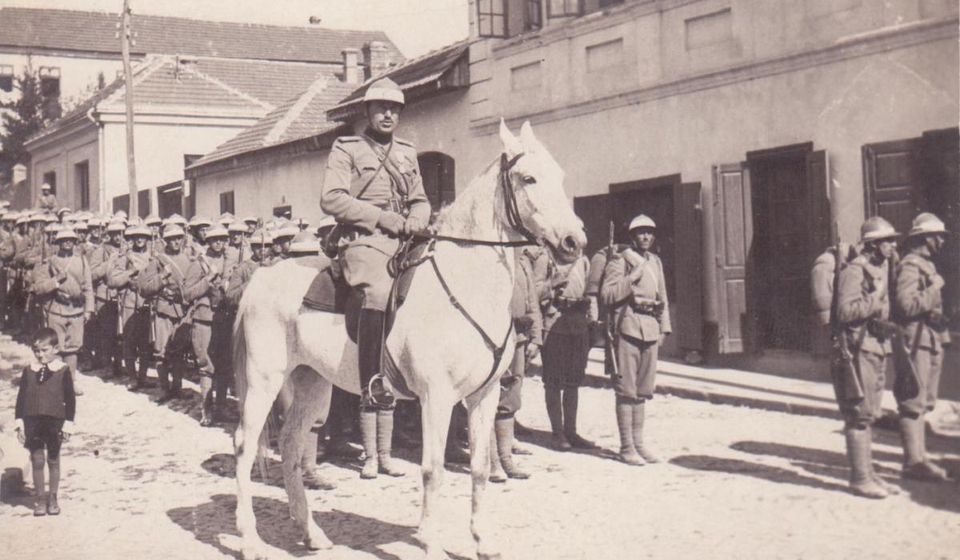 Dragomir Stošić Ježa sa pukom. Foto arhiva B. Dimića