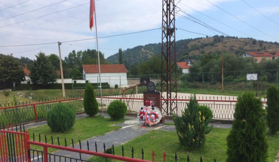 Spomenik stradalim pripadnicima OVPMB u selu Lučane. Foto N. Lazić
