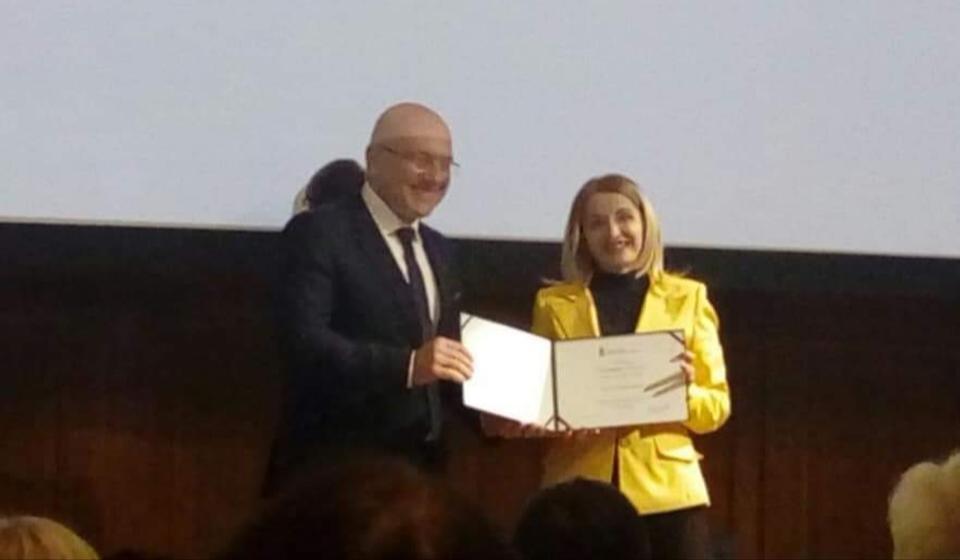 Priznanje je ministar Vukosavljević uručio gradskoj većnici za kulturu Zorici Jović. Foto lična arhiva