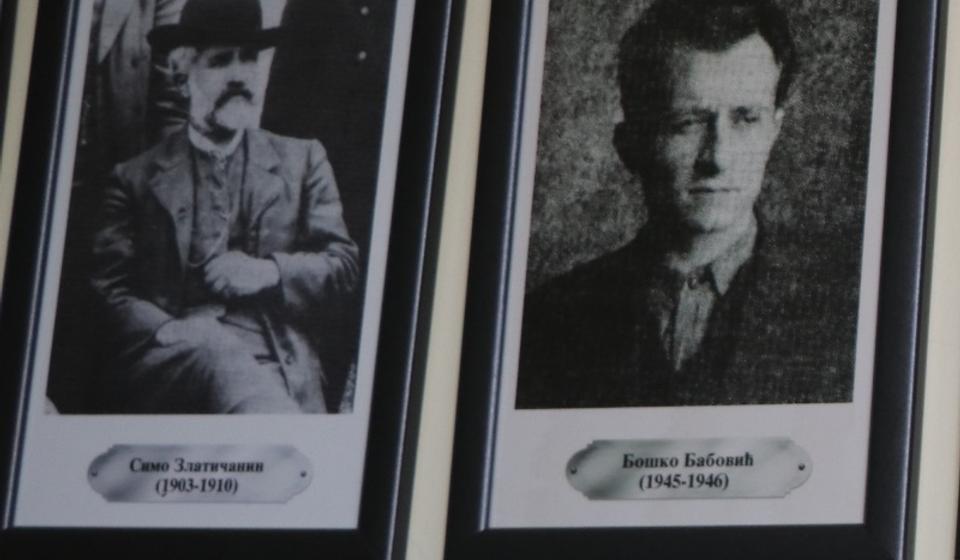 Simo Zlatičanin (levo) kao direktor krajem prošlog veka u značajnoj meri oživeo rad Gimnazije u Vranju. Foto Vranje News