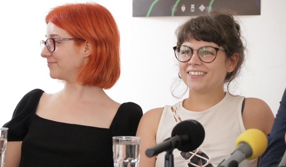 Autorski tim: dramaturškinja Aleksandra Jovanović (levo) i rediteljka Marija Mladenović. Foto Vranje News