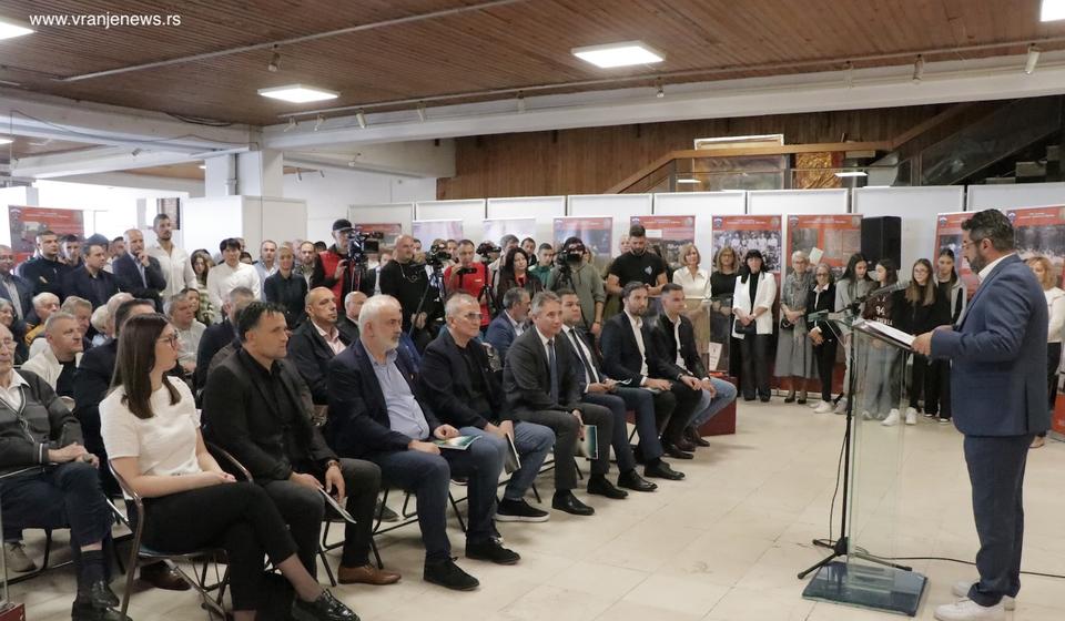 Detalj sa otvaranja izložbe. Foto Vranje news