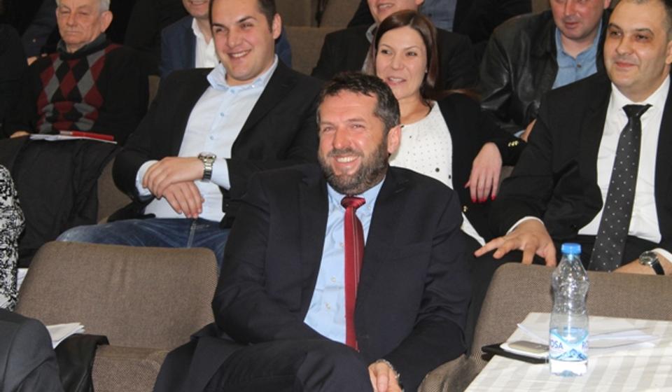 Na momente je bilo i zabavno: odbornici SNS. Foto VranjeNews