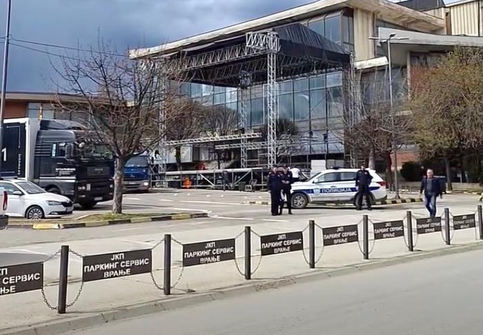 Sve spremno u centru Vranja, čeka se samo On. Foto Vranje news