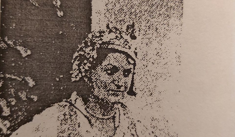 Deformisana ženska kapa posle oslobođenja Vranja. Foto printscreen fotografije iz članka 