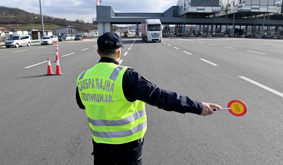 Tokom kontrola u ovoj godini dnevno detektovano po stotinak prekršaja koje su činili vozači autobusa. Foto MUP