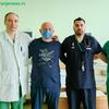 Tim lekara iz Surdulice sa pacijentom. Foto Vranje News