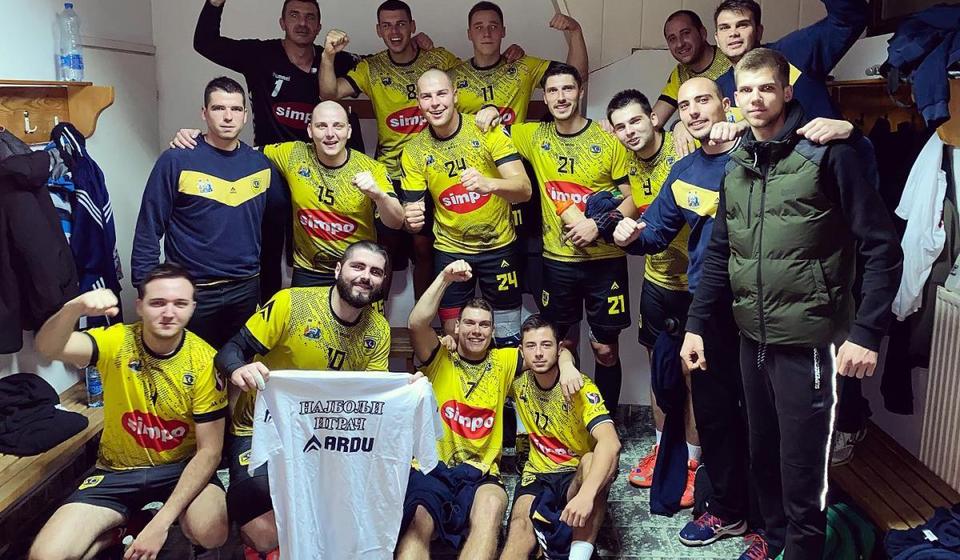 Vranjski rukometaši posle pobede u Aleksandrovcu. Foto RK Vranje 1957