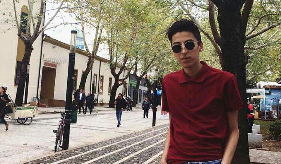 Dušan Velinović u Tirani. Foto privatna arhiva