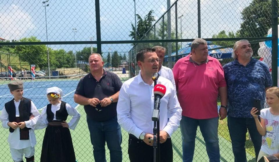 U planu projekti za tribine i prateće sadržaje: predsednik opštine Goran Mladenović na otvaranju. Foto VranjeNews