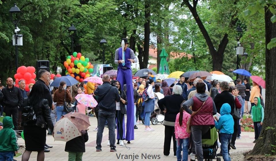 Najmlađe očekuju dečja predstava i plesna grupa 