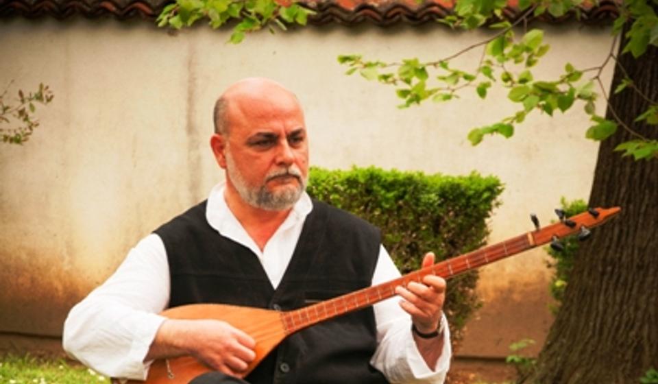 Šargija, jedan od desetak instrumenata koje Tomić svira. Foto Milan Mihajlović (RTS)