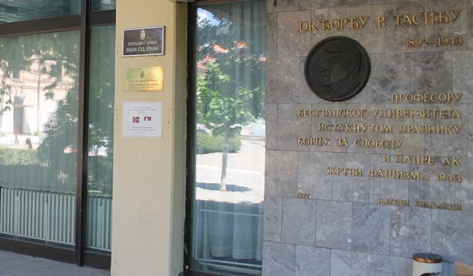 Bareljef sa likom Đorđa Tasića nalazi se na zgradi Višeg suda u Vranju. Foto Vranje News