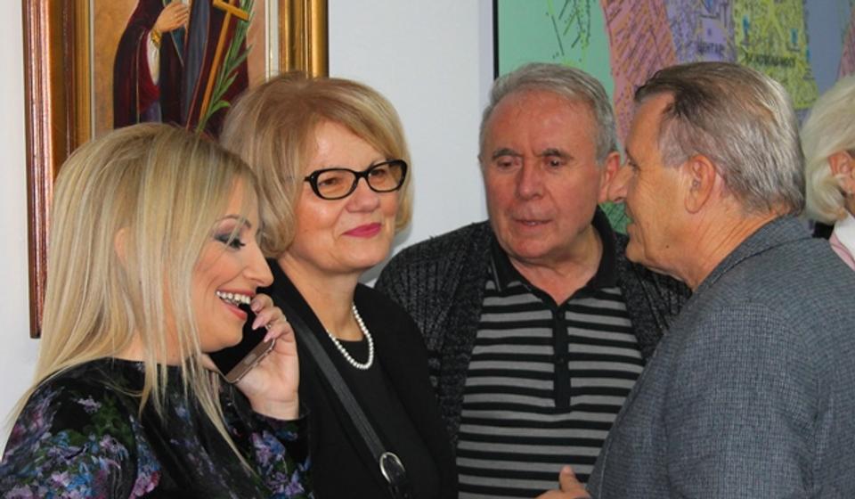 Ljiljana Antić (druga s leva) sa saradnicima. Foto VranjeNews