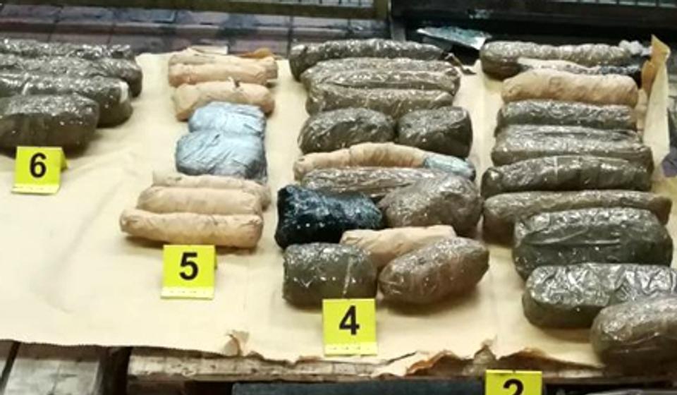 Zaplenjeno 15 kilograma marihuane. Foto MUP Srbije