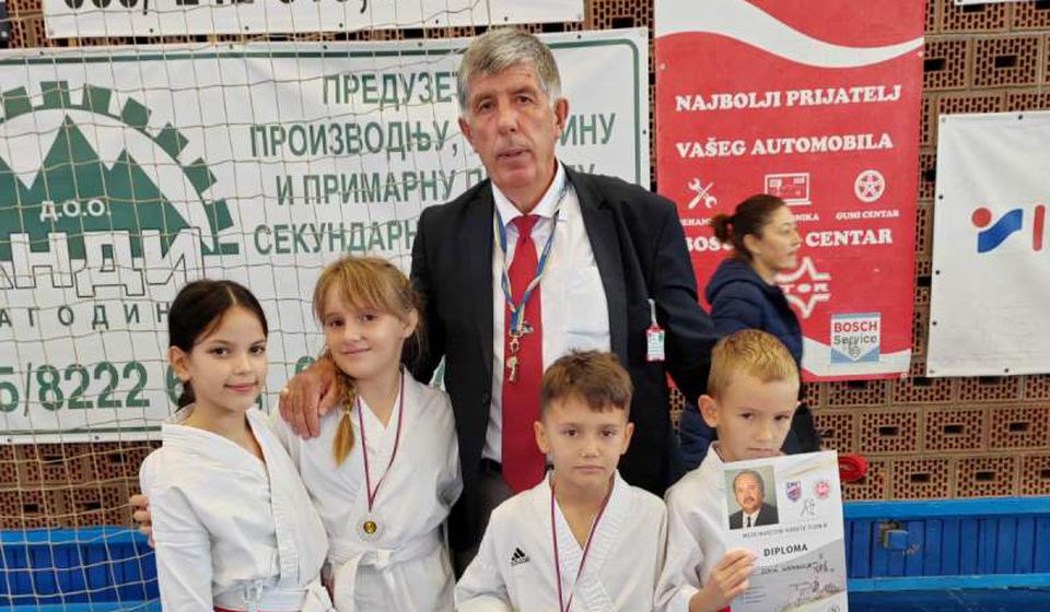 Osvajači medalja iz Karate kluba Vranje. Foto Vranje News