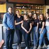 Vlasnici i osoblje. Foto cafe Moment