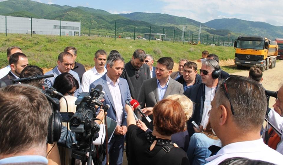 Dva kružna toka i saobraćajnica od 600 metara. Foto VranjeNews