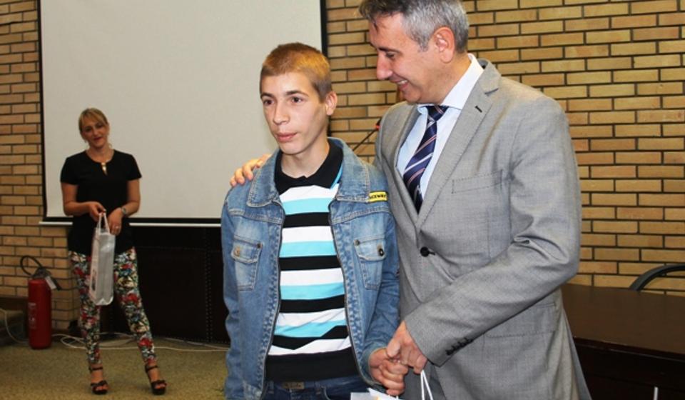 Vladislav Jović, Škola za osnovno i srednje obrazovanje Vule Antić