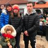 Marijana sa rodbinom. Foto VranjeNews