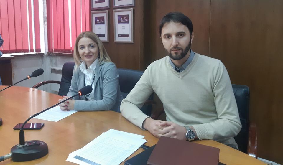 Gradski većnici Bojan Kostić i Zorica Jović na konferenciji za medije posle sednice Gradskog veća. Foto Grad Vranje