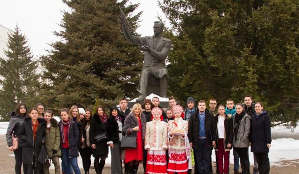 Foto Gimnazija Bora Stanković