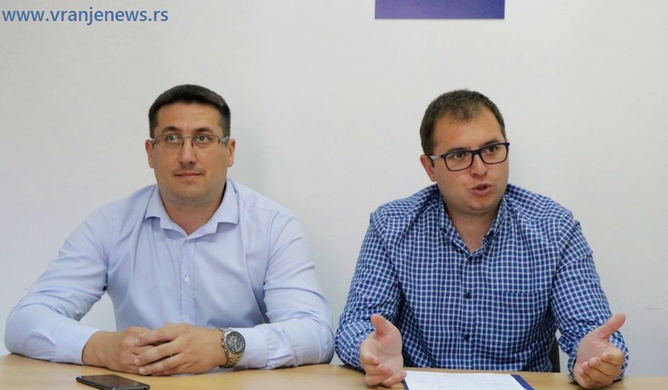 Đorđe Ristić (desno) i Dragan Pavlović, predsednik i potpredsednik NS u Vranju. Foto Vranje News