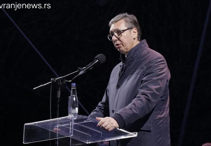 Vučić zapravo godinama odbija da gostuje na N1, kao što odbija bilo kakve duele i debate sa predstavnicima opozicije čak i na režimskim televizijama. Foto Vranje news