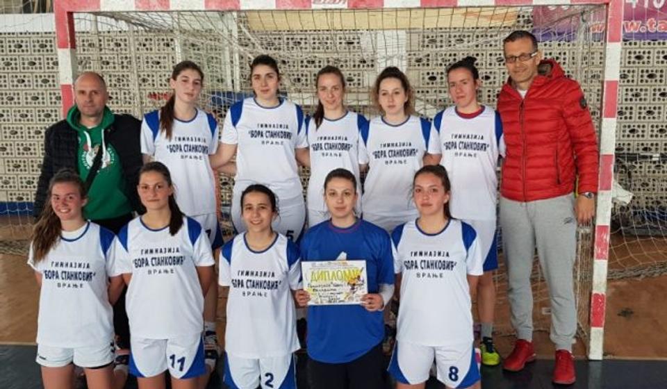 Rukometašice Gimnazije Bora Stanković. Foro privatna arhiva