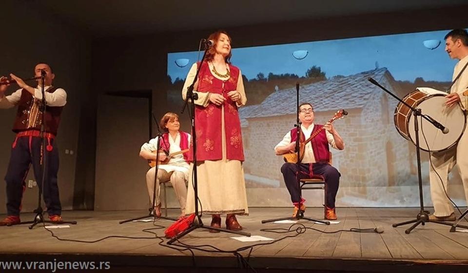 Sa jednog od nastupa na Kosovu i Metohiji. Foto Vranje News