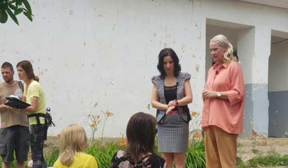 Počinje: Ekipa emisije S Tamarom u akciji u Mečkovcu. Foto OŠ Dositej Obradović