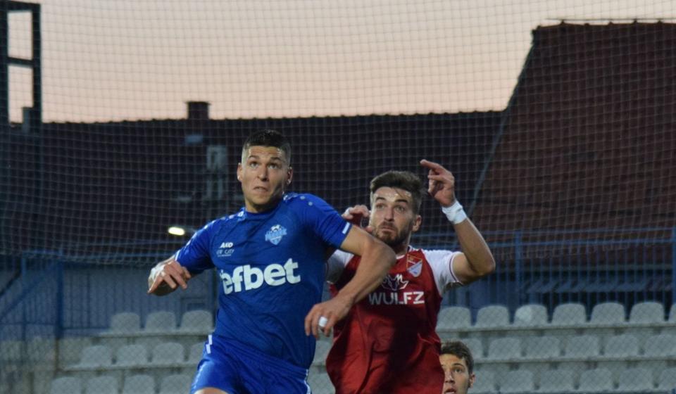 Uroš Milovanović (plavi dres). Foto FK Radnik