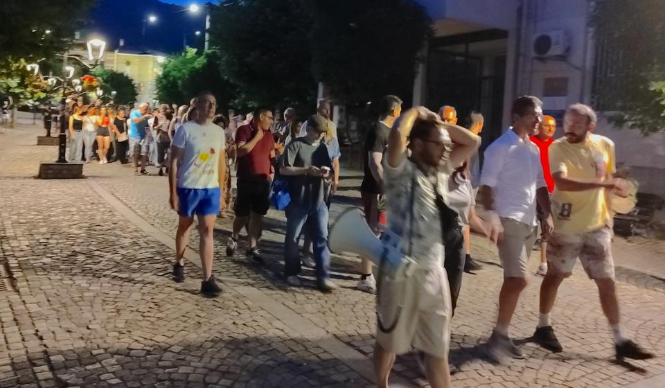 Sa sinoćnjeg protesta. Foto Vranje news