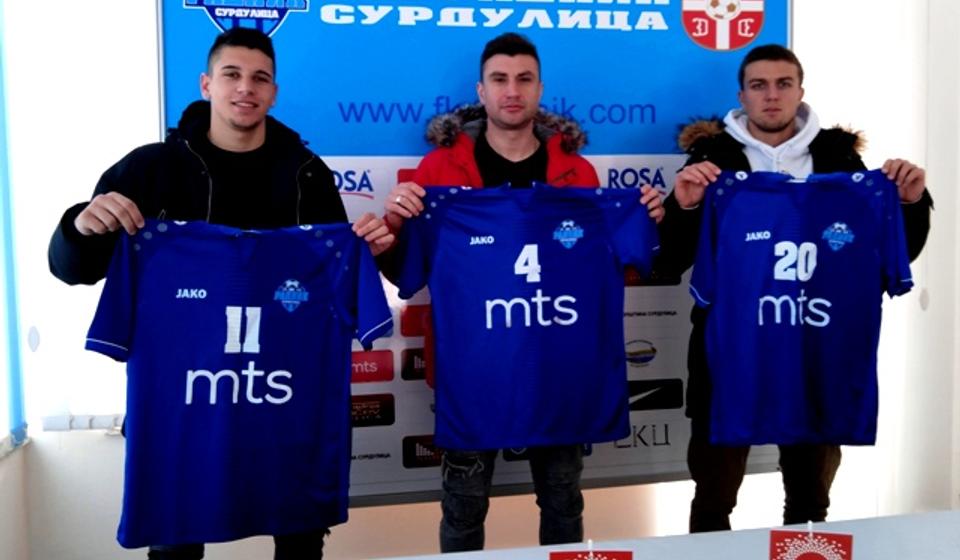 Stamenković, Pajović i Kričak oblače plavi Radnikov dres. Foto FK Radnik
