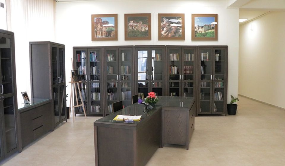 Nedavno otvoreni Hilandarski kutak u prostorijama biblioteke. Foto Vranje News