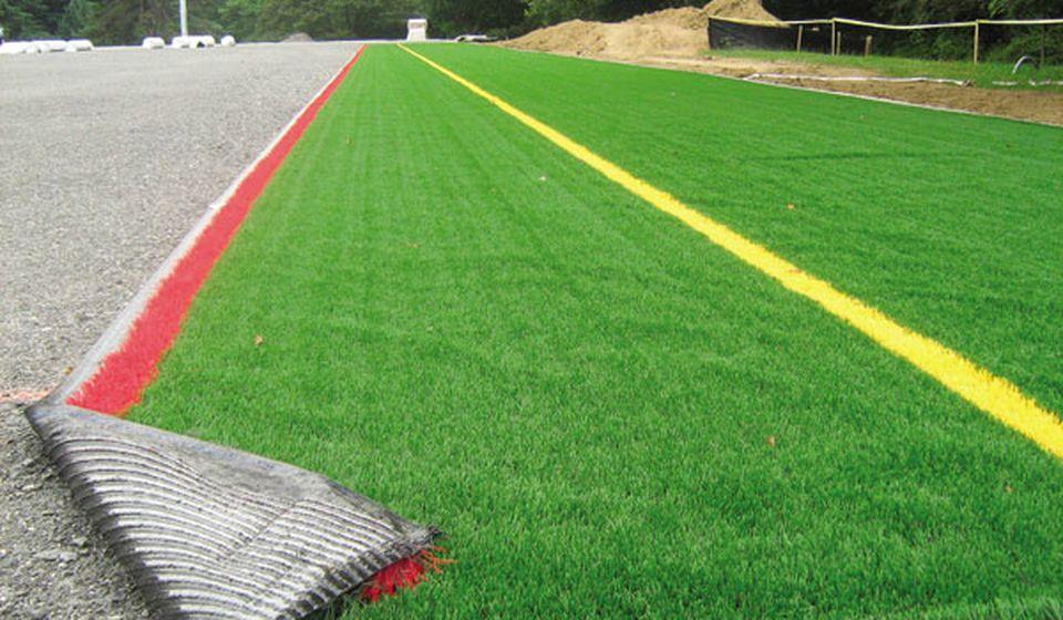 Biće postavljena veštačka trava