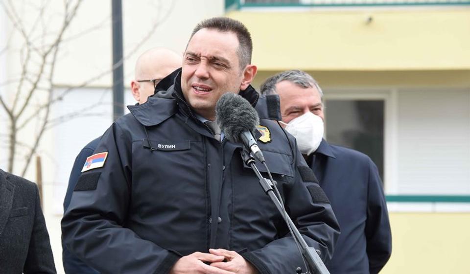 Prima platu od 225.000 dinara: Aleksandar Vulin. Foto MUP