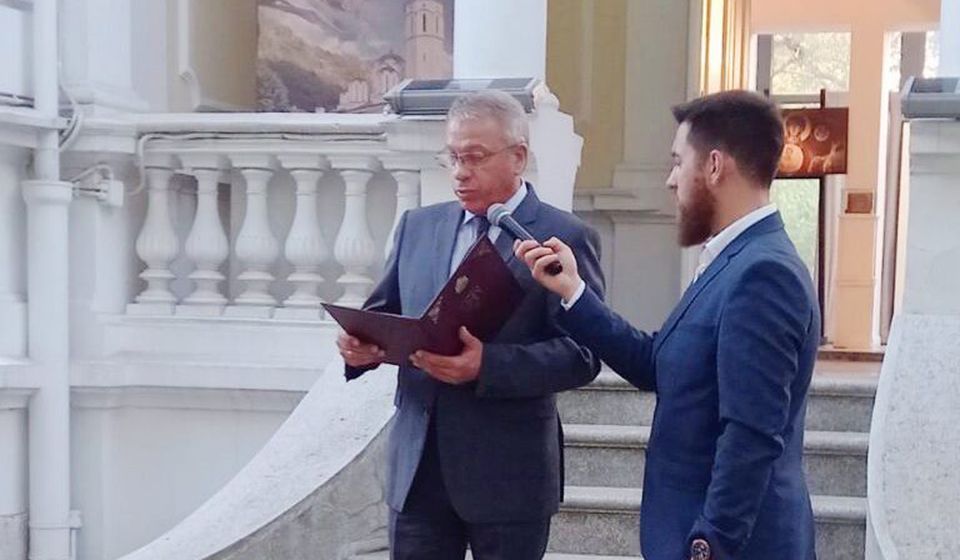 Goste je na otvaranju pozdravio Dragan Mikić, predsednik Zavičajnog udruženja Vranjanaca u Beogradu. Foto Žuto cveće