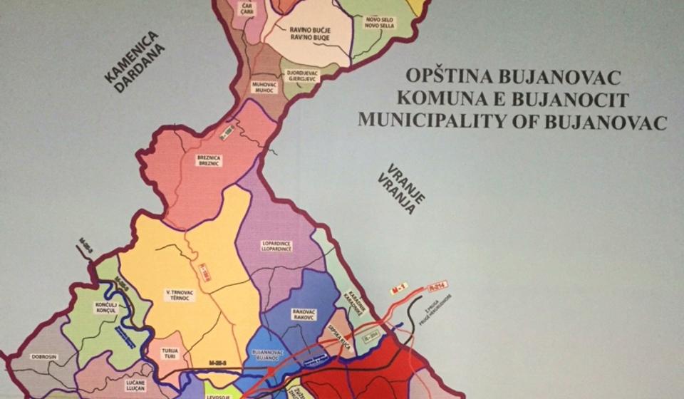 Mapa Bujanovca postavljena u holu zgrade opštine. Foto N. Lazić