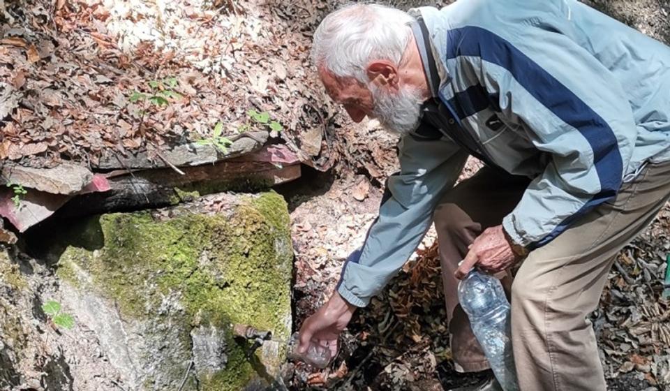 Izvor znan kao Bogorodičine suze. Foto R. Irić