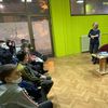 Detalj sa interaktivne radionice sa đacima u Sali periodike Biblioteke Bora Stanković, organizatora gostovanja pisaca za decu. Foto Vranje News