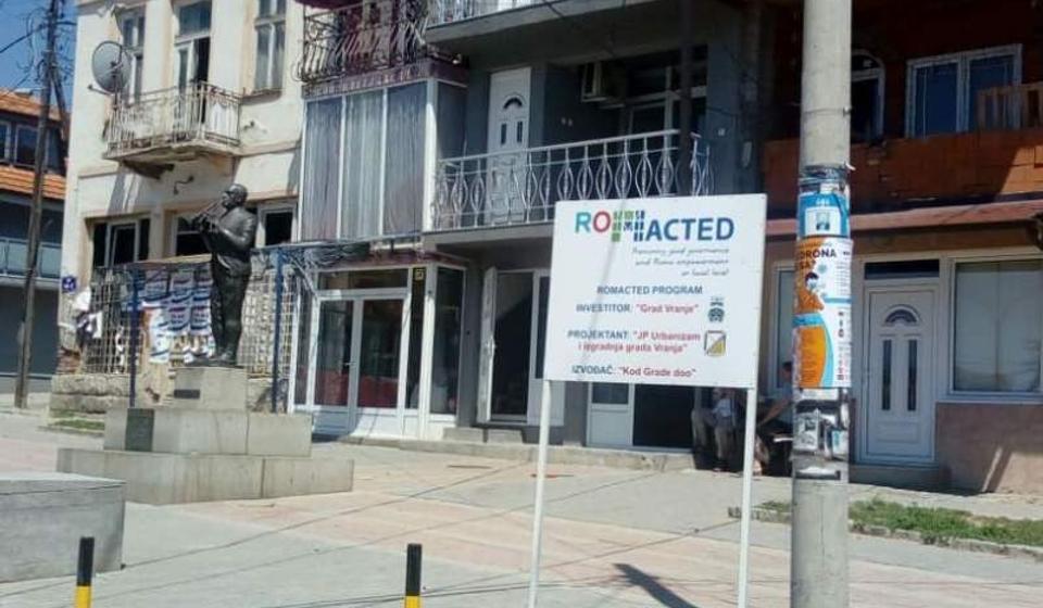 Preko ovog projekta uređuje se plato kod spomenika Bakiji Bakiću u Gornjoj čaršiji u Vranju. Foto lična arhiva