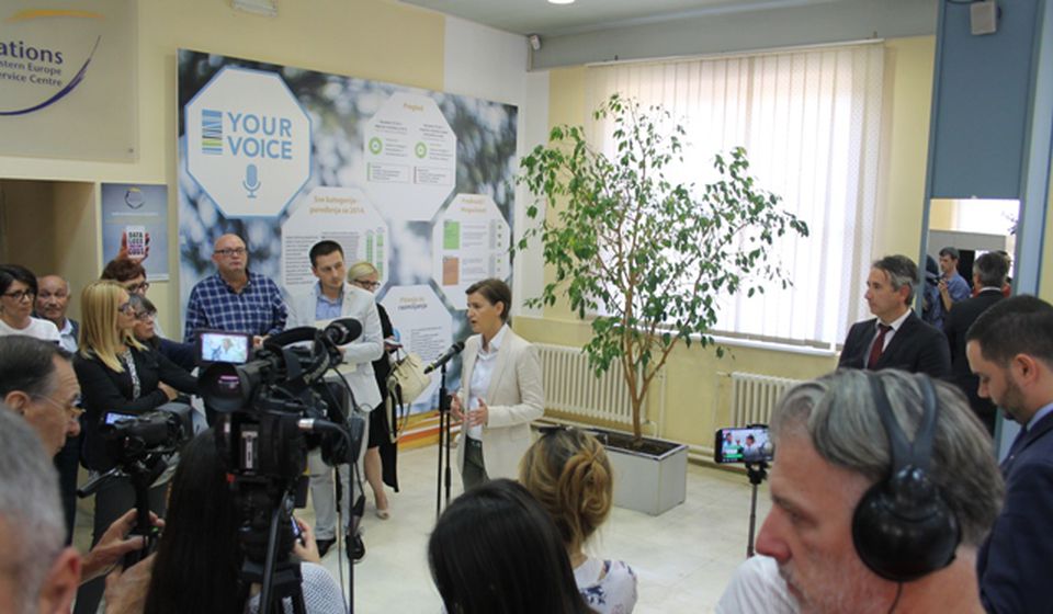 Premijerka Brnabić odgovara na novinarska pitanja. Foto VranjeNews