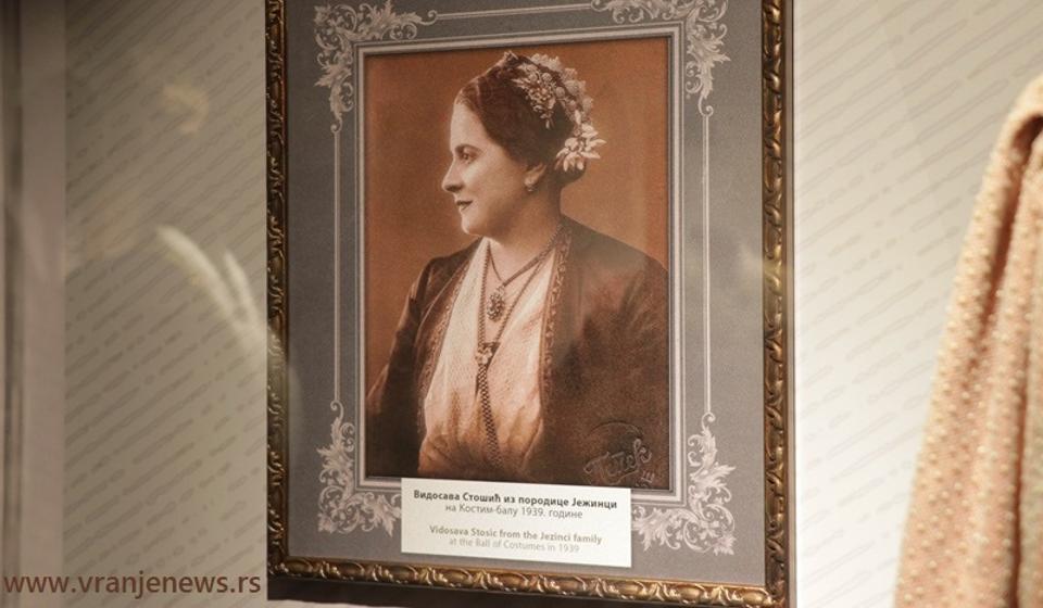 Vidosava Stošić iz porodice Ježinci (na kostim balu 1939). Foto Vranje News (iz porodične arhive)