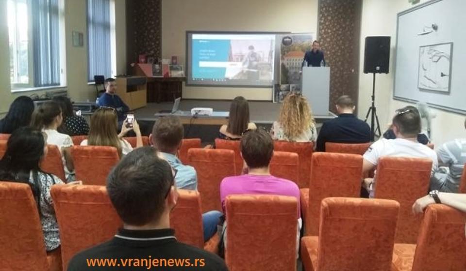 Promocija sajta održana u Svečanoj sali Gimnazije Bora Stanković. Foto VranjeNews