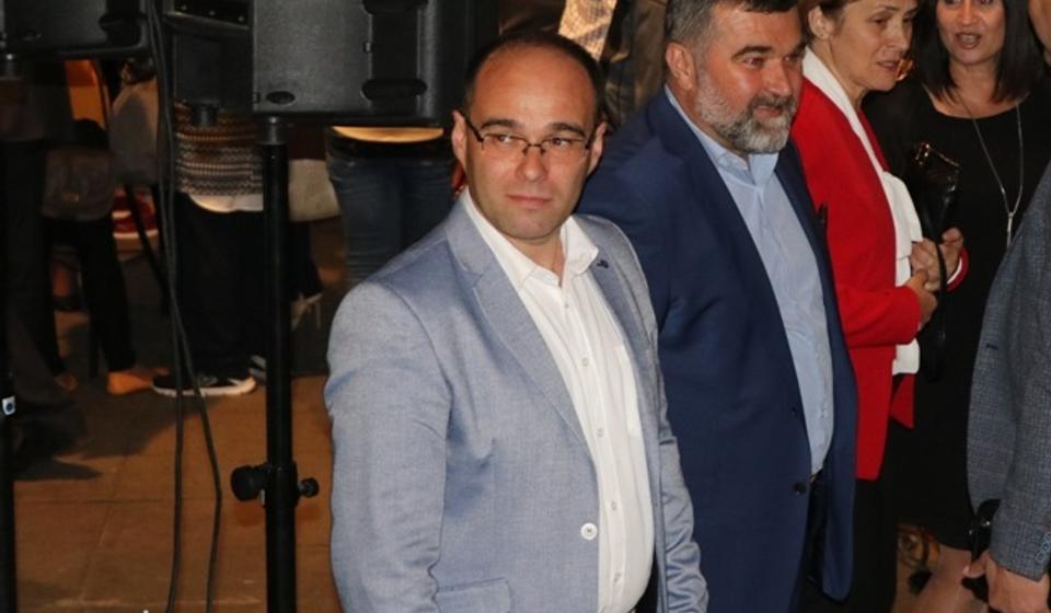 Branimir Stojančić sa stranačkim kolegama na proslavi 29 godina SPS-a. Foto VranjeNews