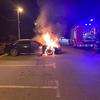Antićev automobil u plamenu. Foto lična arhiva