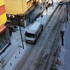 Građani sami čiste oko zgrada. Foto Vranjenews